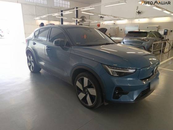 VOLVO C40 P8 RECHARGE PURE ELECTRIC AWD